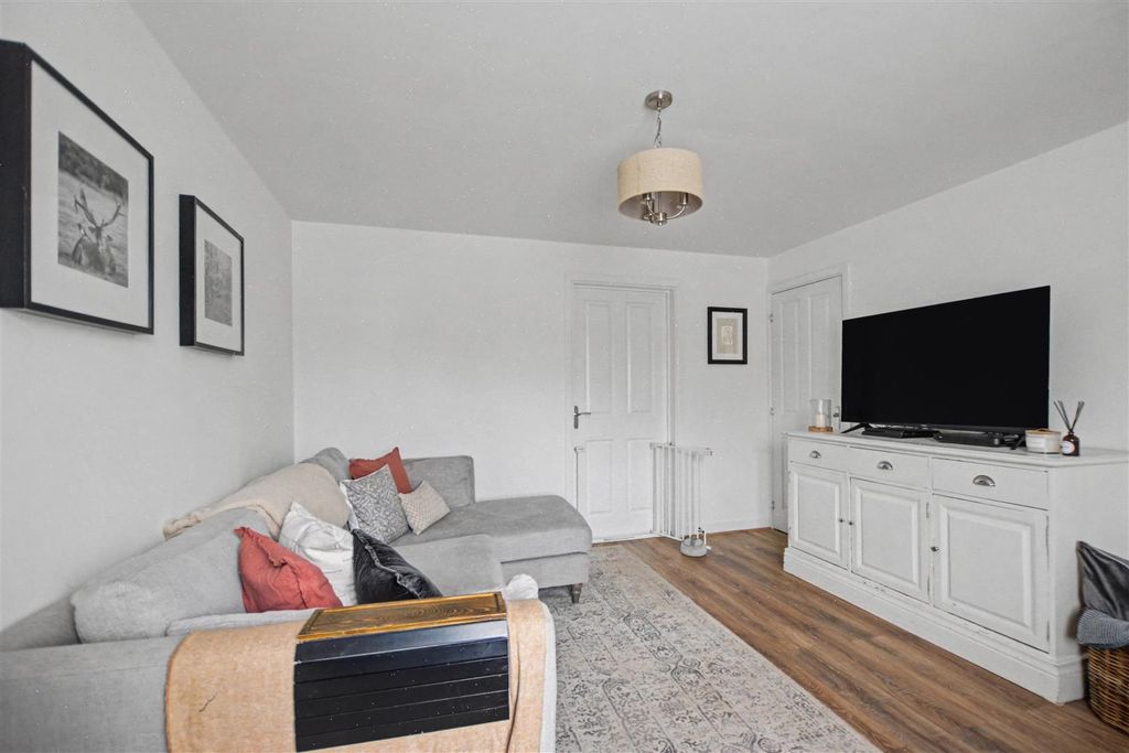 Property photo 3 of 23 Lounge_2.Jpeg