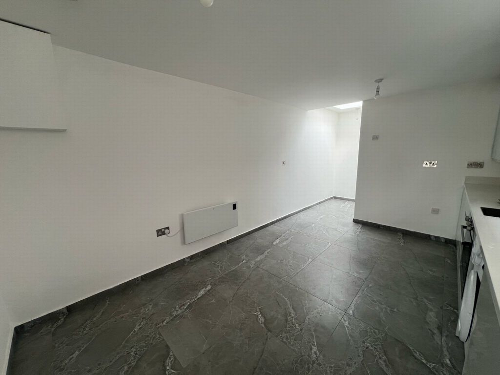 Property photo 3 of 10 Photo 1