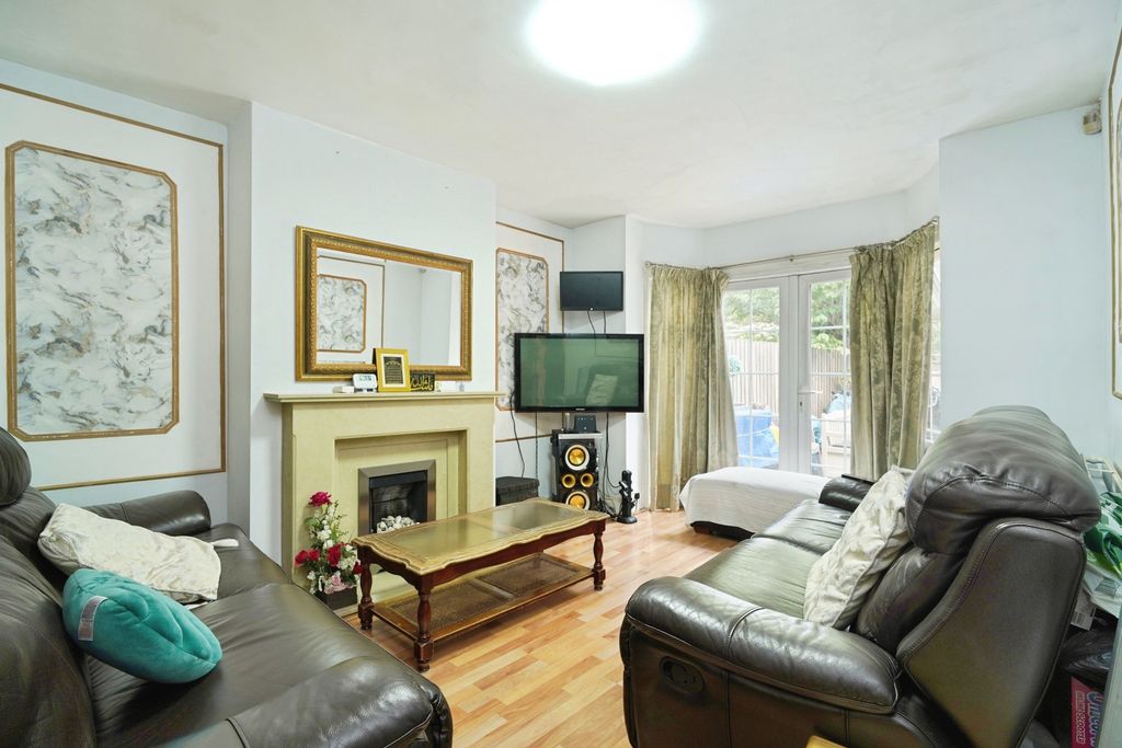 Property photo 3 of 15