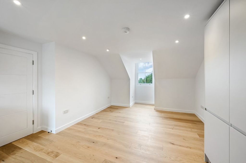 Property photo 3 of 12 Picture No. 24