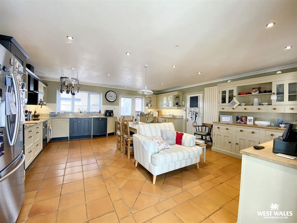 Property photo 3 of 25 Img_0142.Jpg