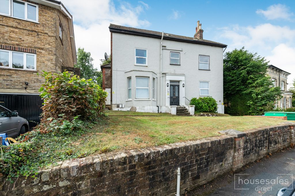 Property photo 1 of 9