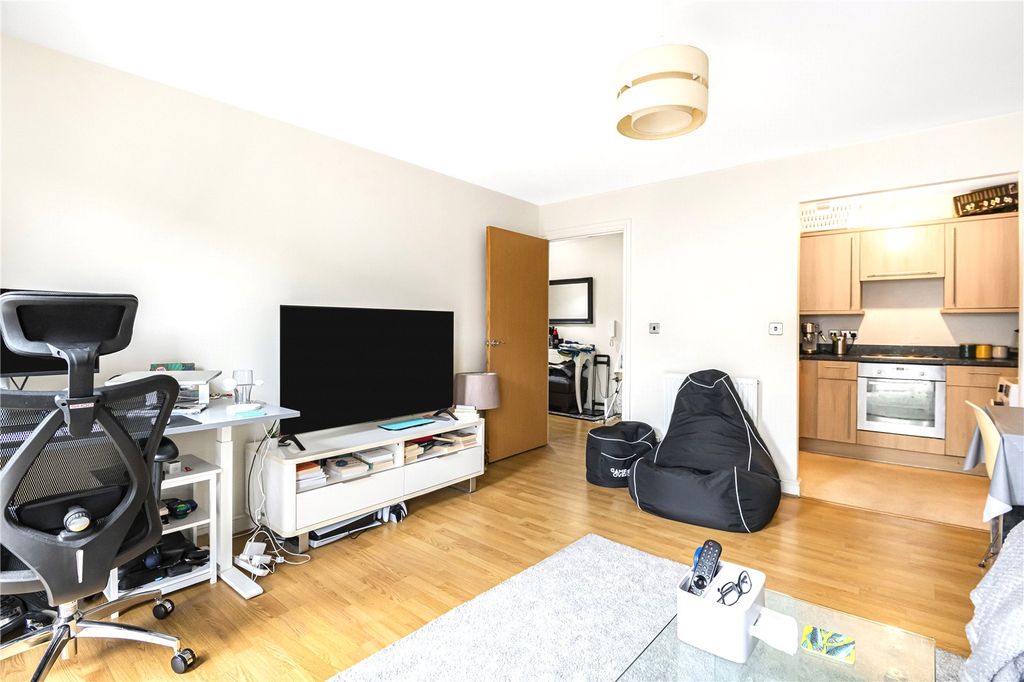 Property photo 3 of 11 Picture No. 35