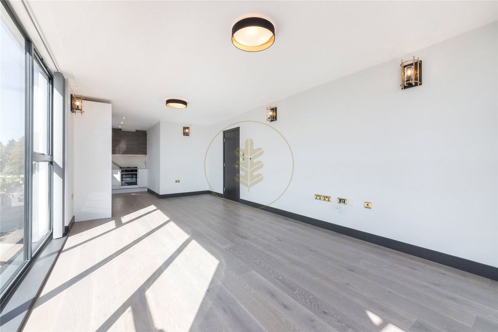 Property photo 2 of 9 Picture No. 15