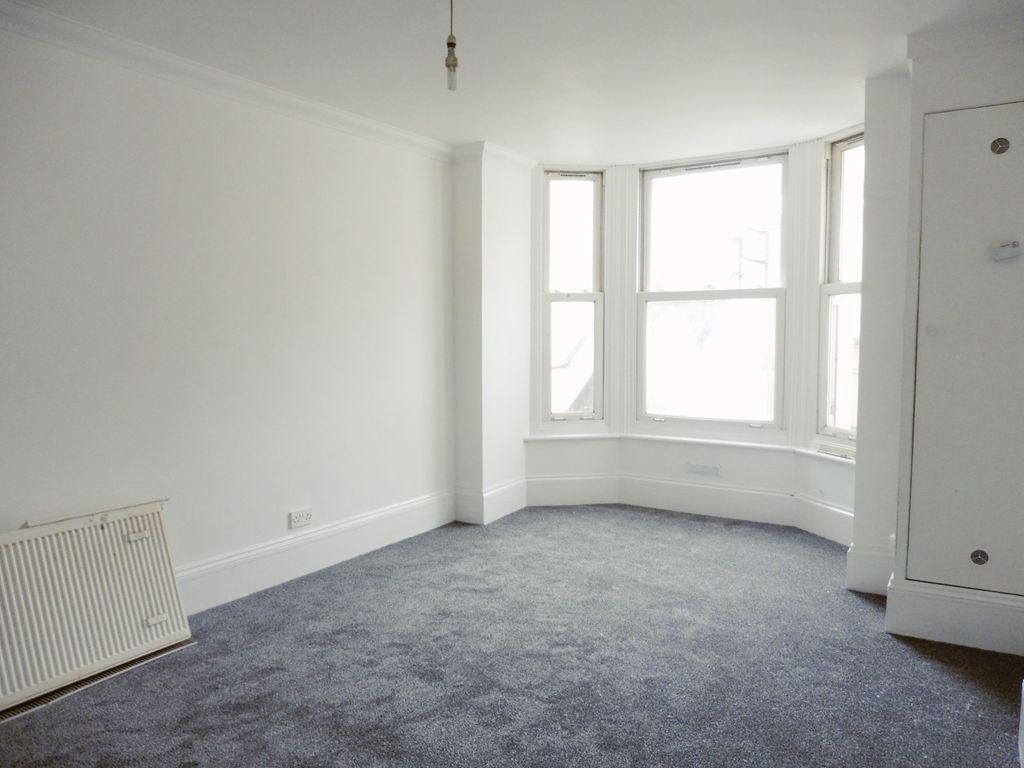 Property photo 3 of 7 Image