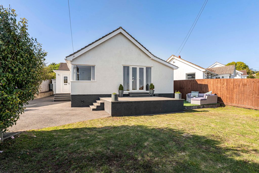 Property photo 2 of 21