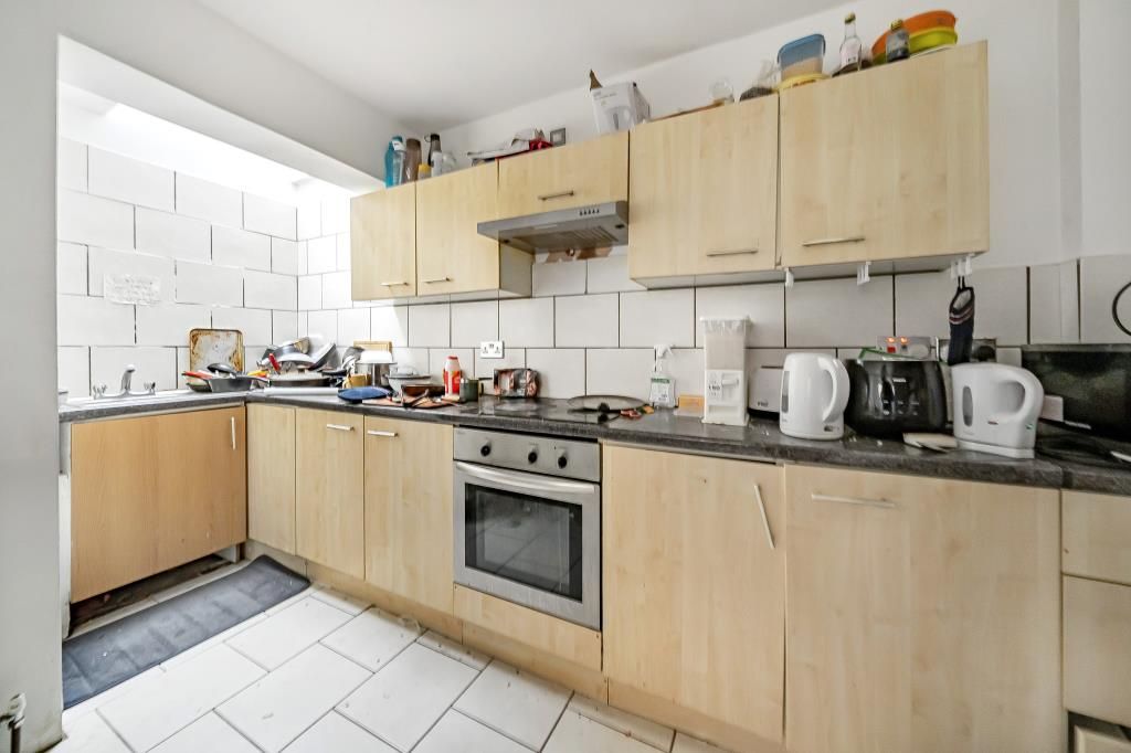 Property photo 2 of 10 Kitchen