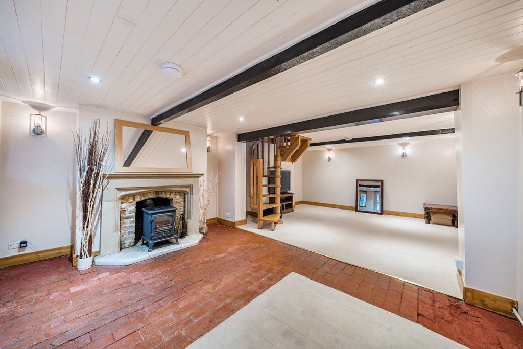 Property photo 2 of 22 1436978-14-69c6A3...