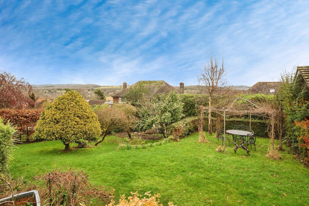 Property photo 2 of 20 Garden