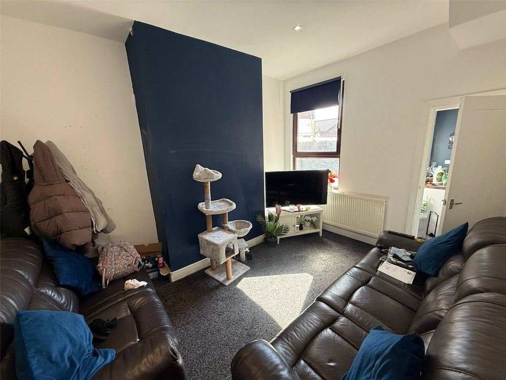 Property photo 2 of 8 Picture No. 04