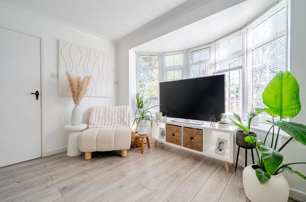 Property photo 3 of 13 1463717-19-6A171E...