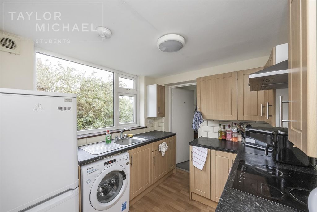 Property photo 3 of 15 Kitchen