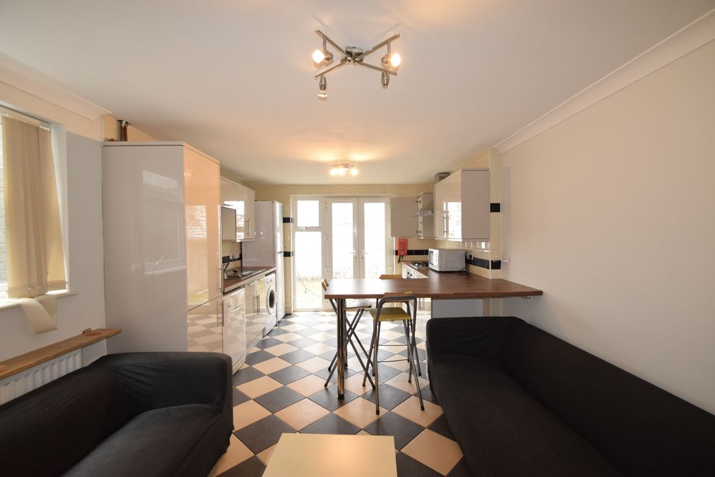 Property photo 1 of 8 Photo 2