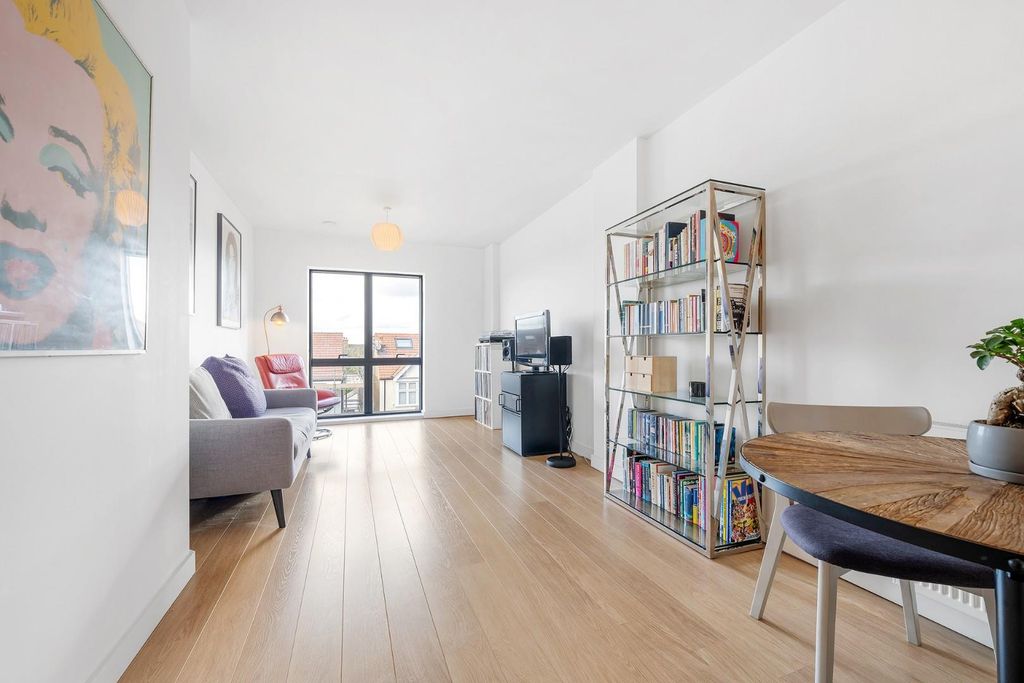 Property photo 1 of 10 Open Plan Kitchen-Reception (3).Jpg