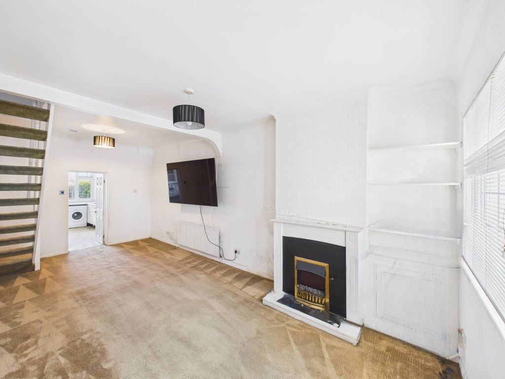 Property photo 1 of 10 Living Room