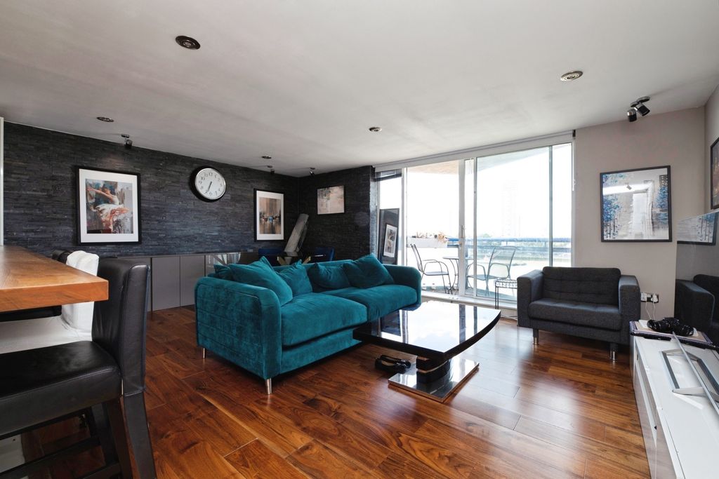 Property photo 2 of 20 Pbox-Img.Jpg