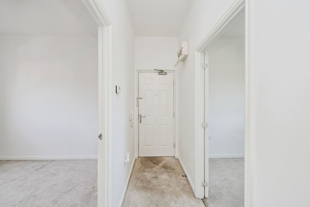 Property photo 2 of 16 Pbox-Img.Jpg