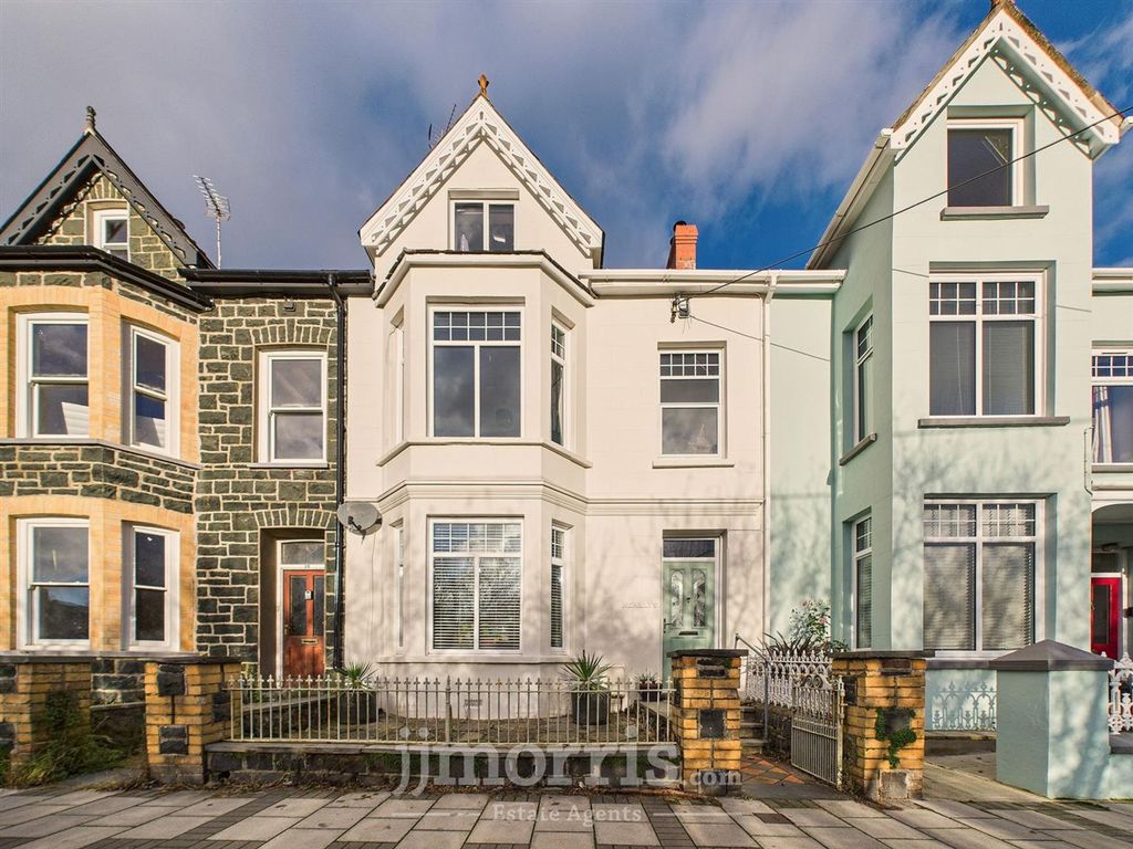 Property photo 1 of 28 Externally