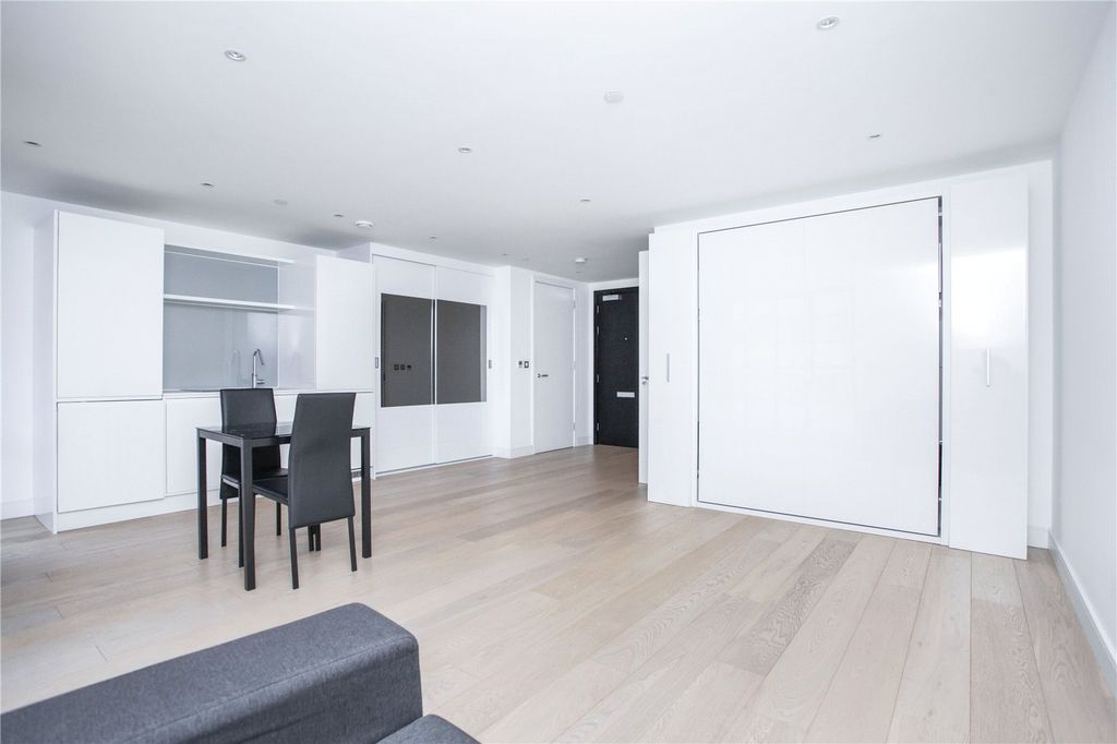 Property photo 1 of 15 Studio