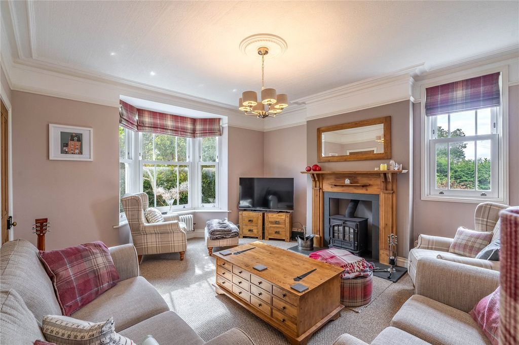 Property photo 2 of 38 Picture No. 04