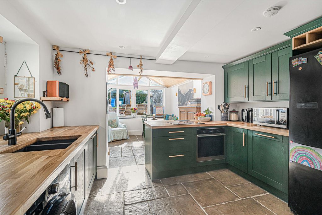 Property photo 2 of 21 Kitchen Dining