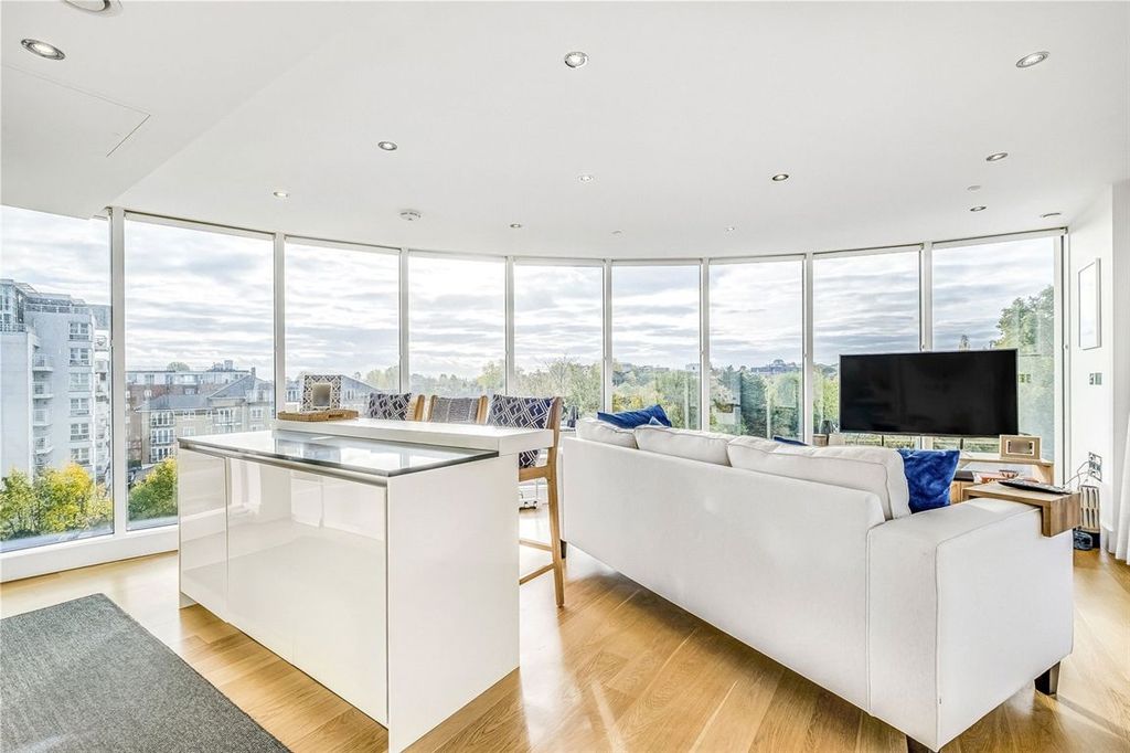 Property photo 2 of 7