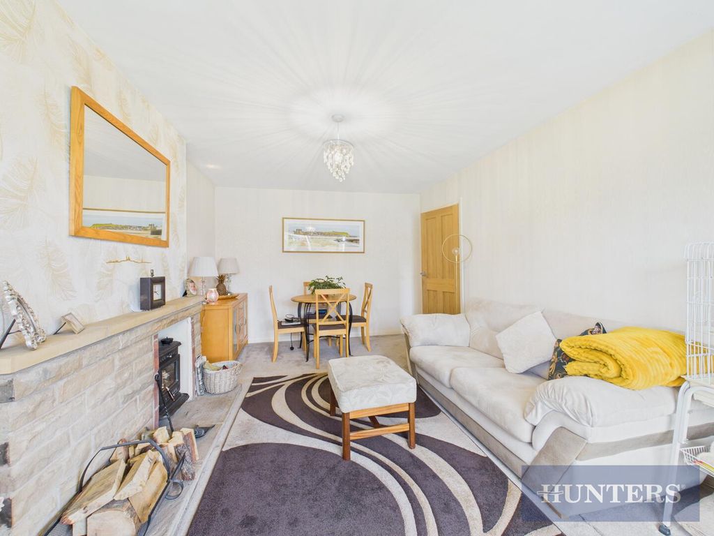 Property photo 3 of 17 Living Room