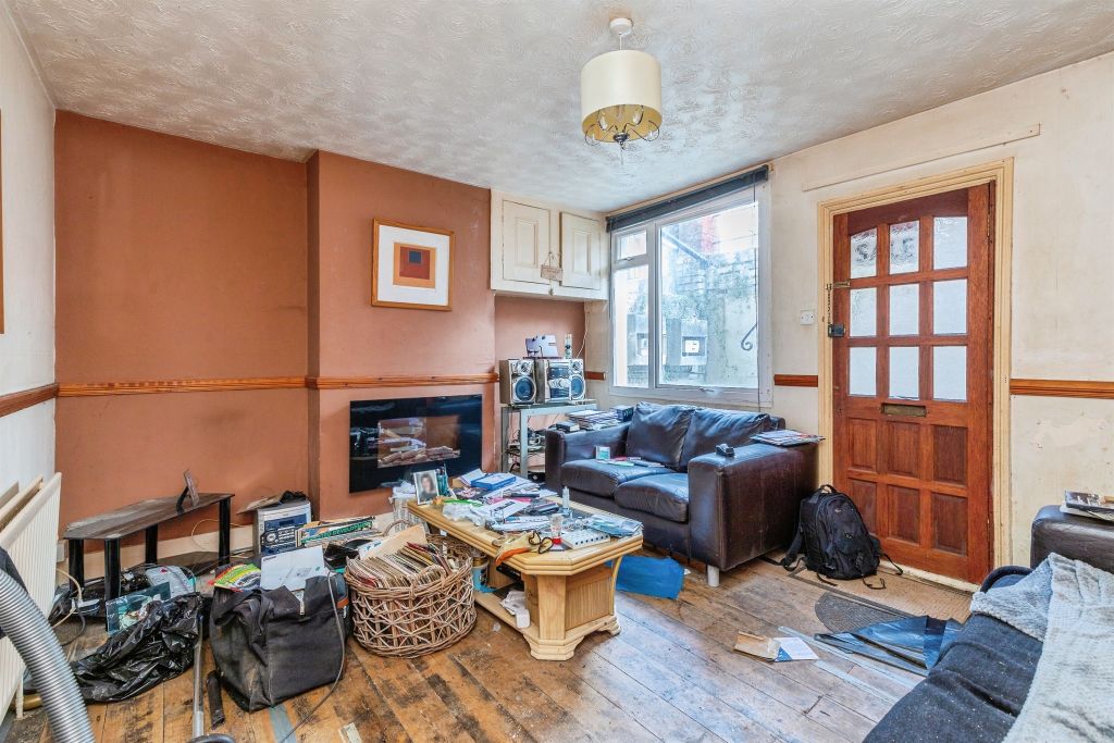 Property photo 2 of 8