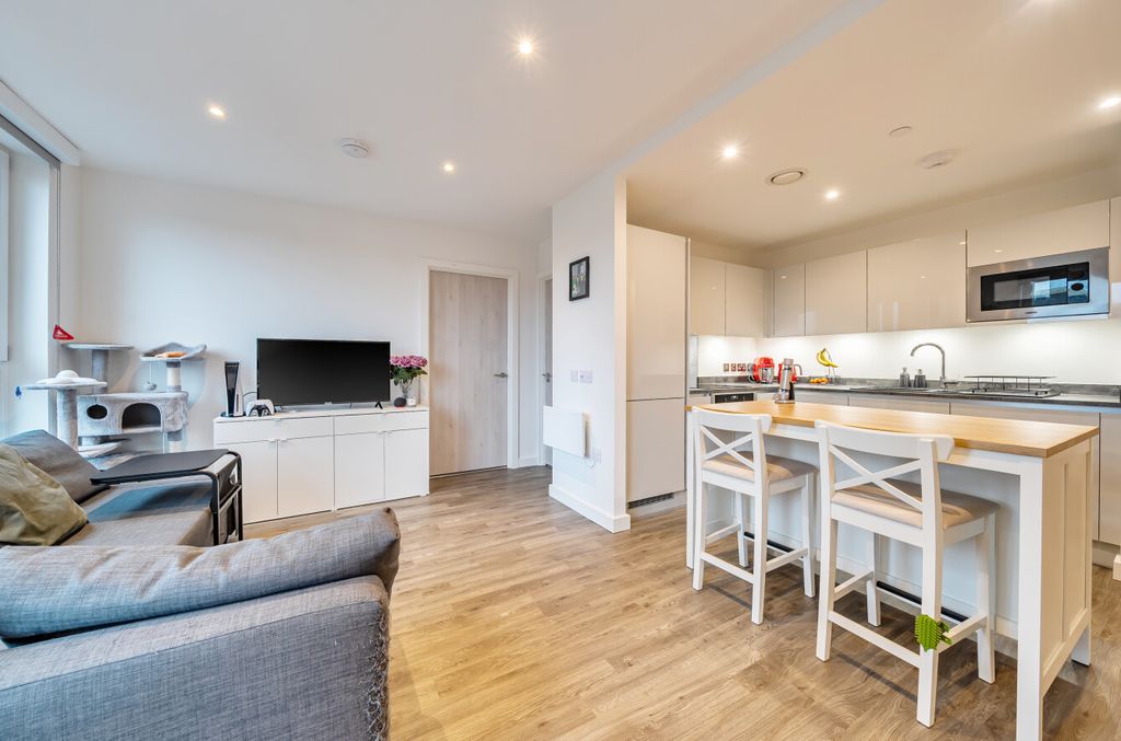 Property photo 2 of 9