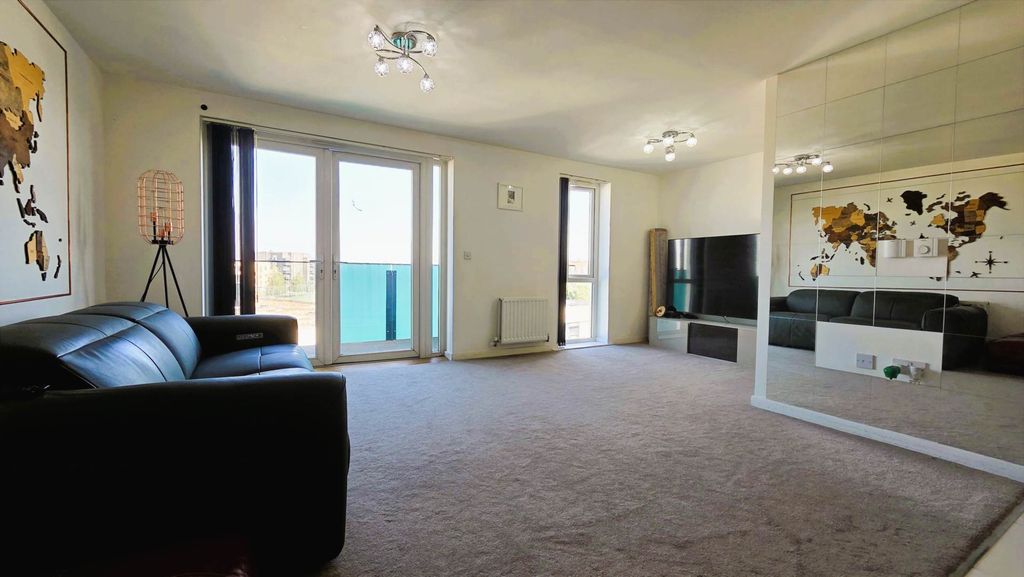 Property photo 3 of 12