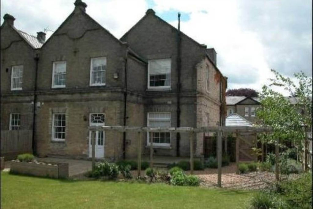 Property photo 2 of 4