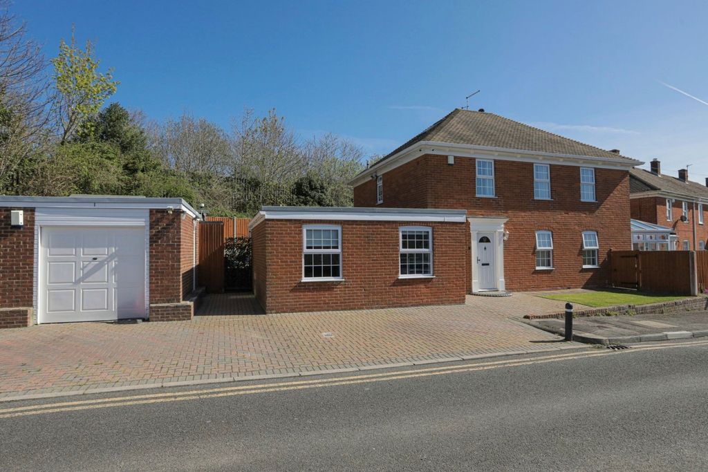 Property photo 1 of 18 Picture No. 34