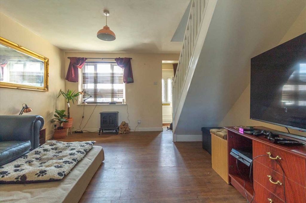 Property photo 3 of 5