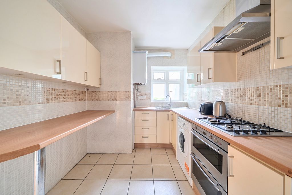 Property photo 3 of 24 Picture No. 04