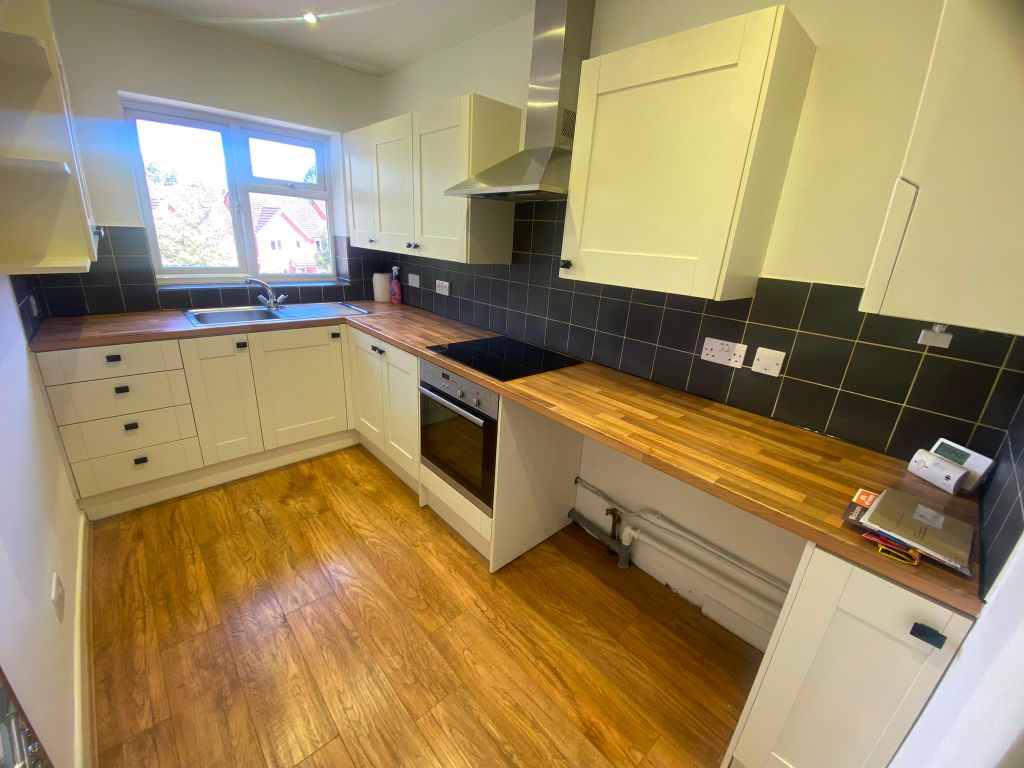 Property photo 2 of 9 Kitchen