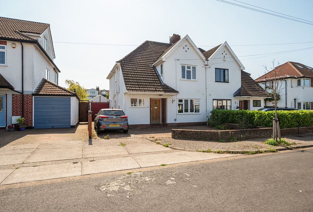 Property photo 1 of 16 1340174-23-689B4c...