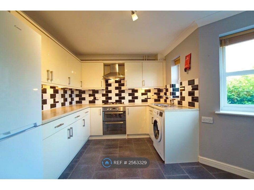 Property photo 3 of 16