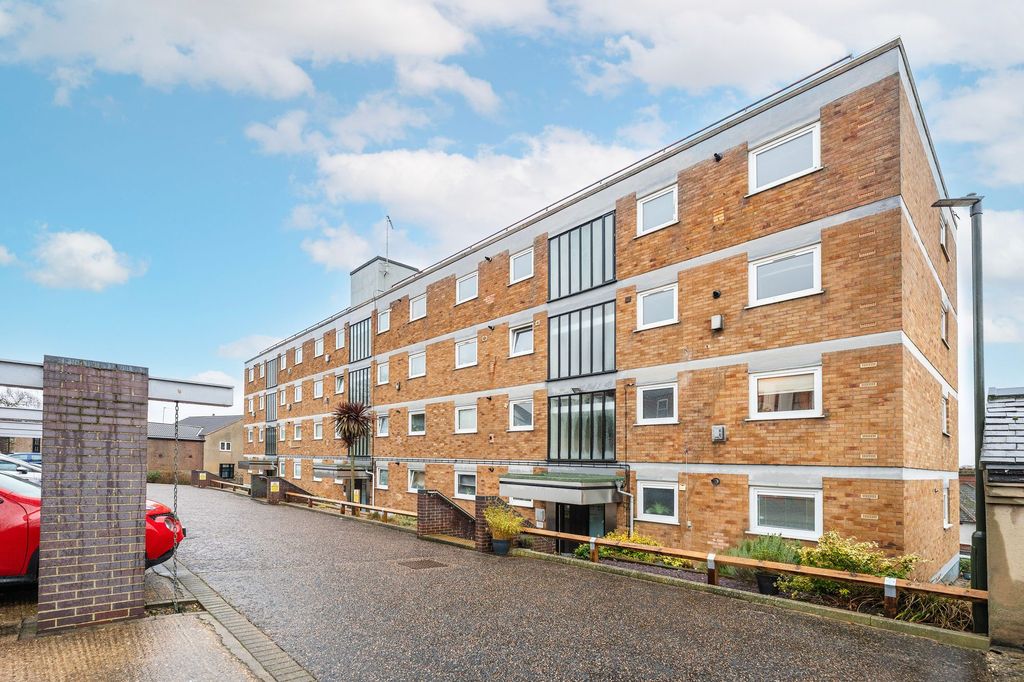 Property photo 1 of 16