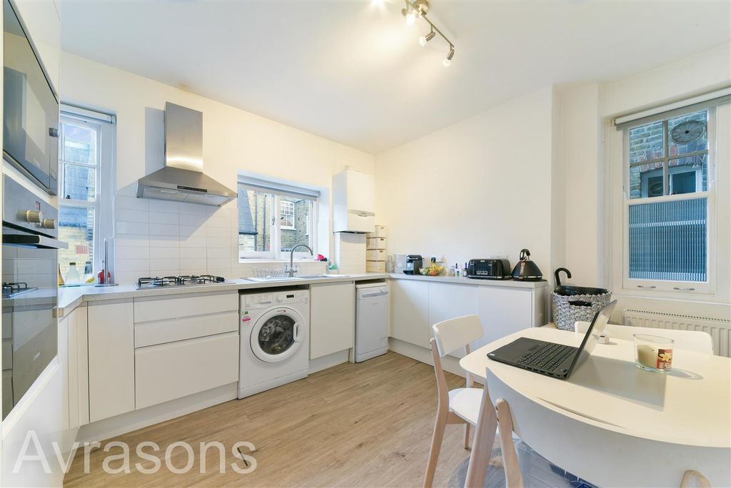 Property photo 3 of 12 Kitchen