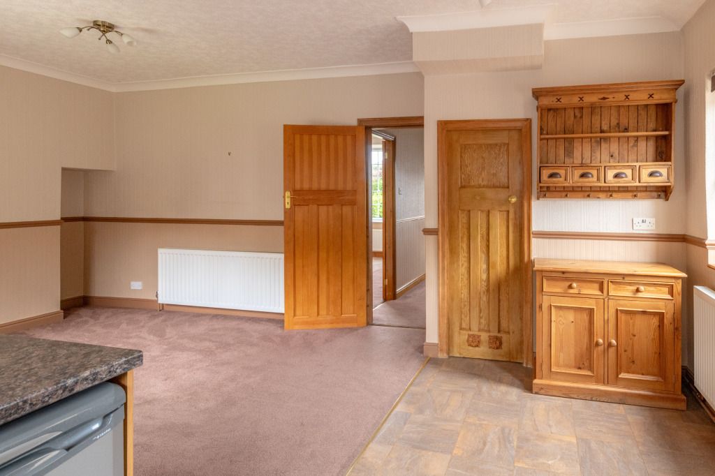 Property photo 3 of 14 Kitchen/Diner