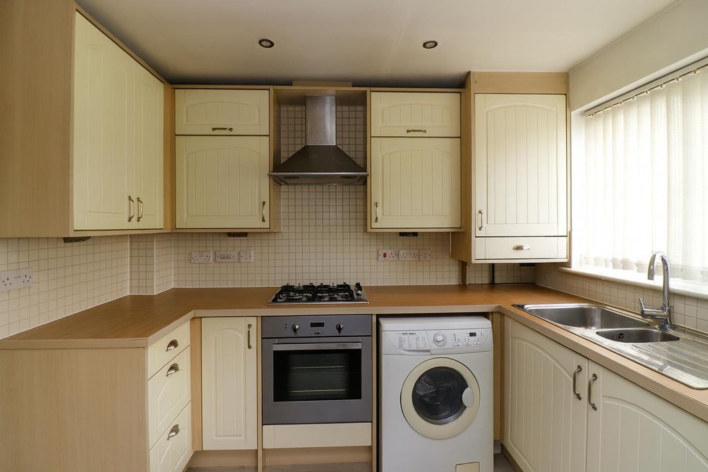 Property photo 2 of 6