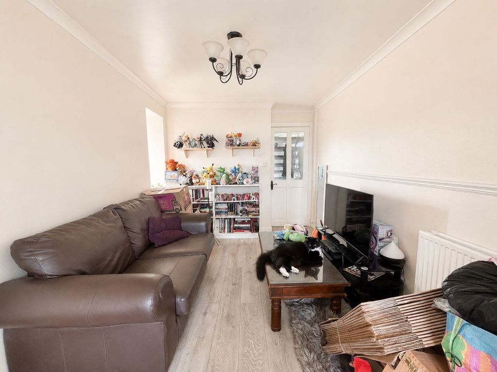 Property photo 3 of 11