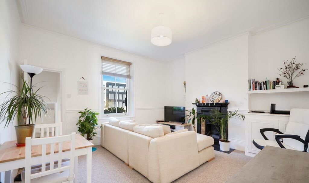 Property photo 2 of 8