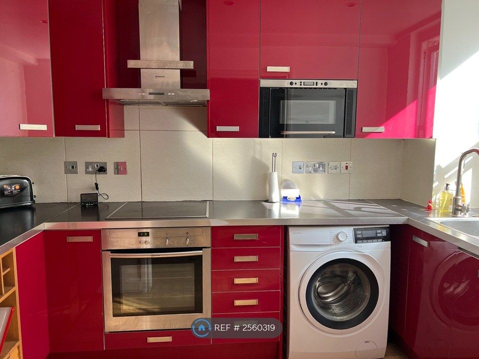 Property photo 3 of 6 Kitchen