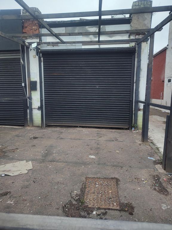 Property photo 1 of 11 Stratford Road Sparkhill Shop To Let Prime Location B11