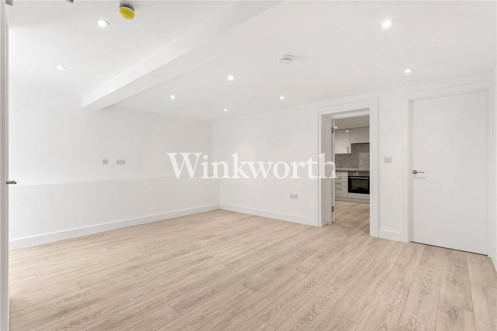 Property photo 3 of 15 Picture No. 13