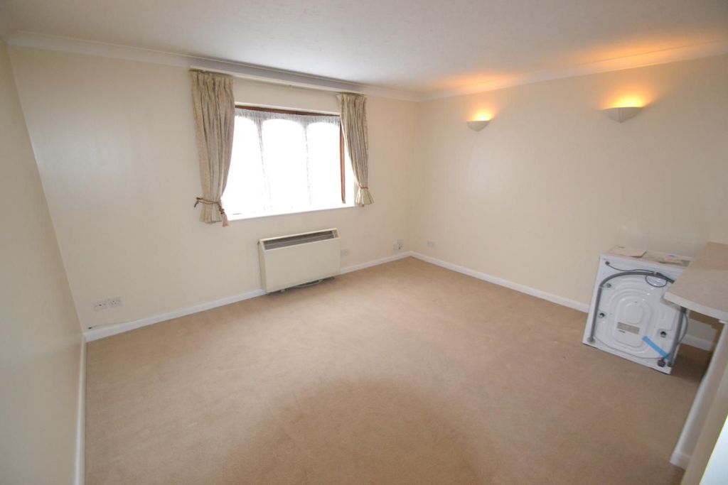 Property photo 3 of 9