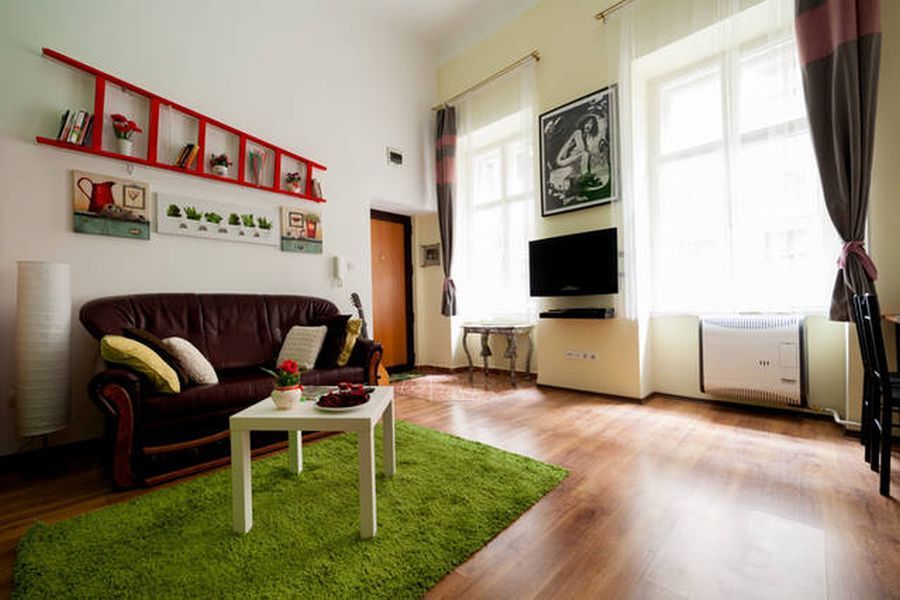 Property photo 1 of 9