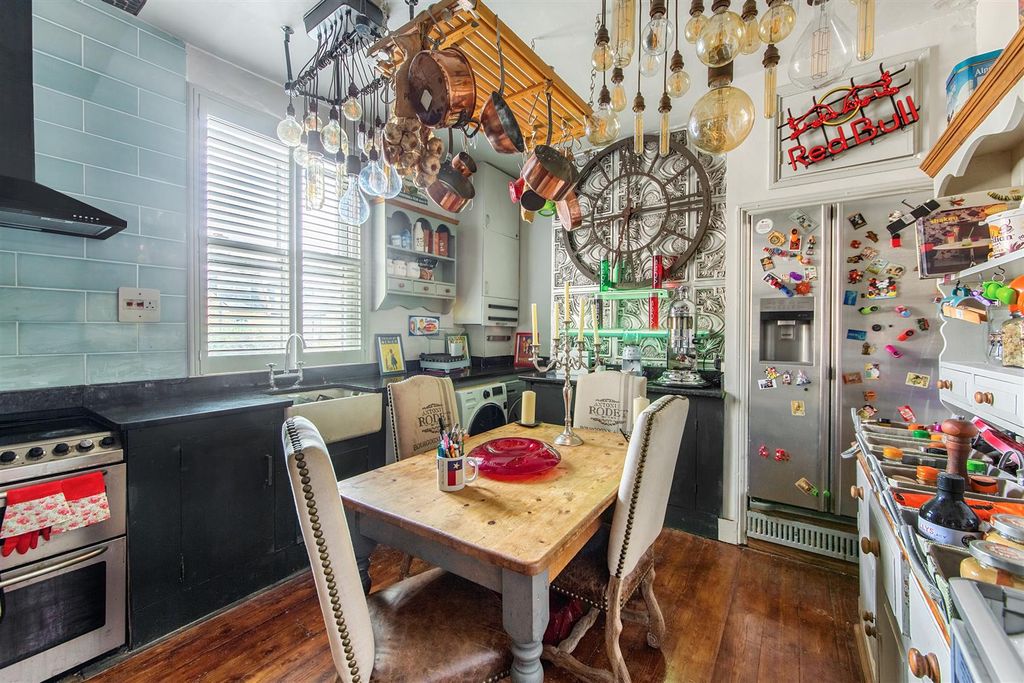 Property photo 2 of 9