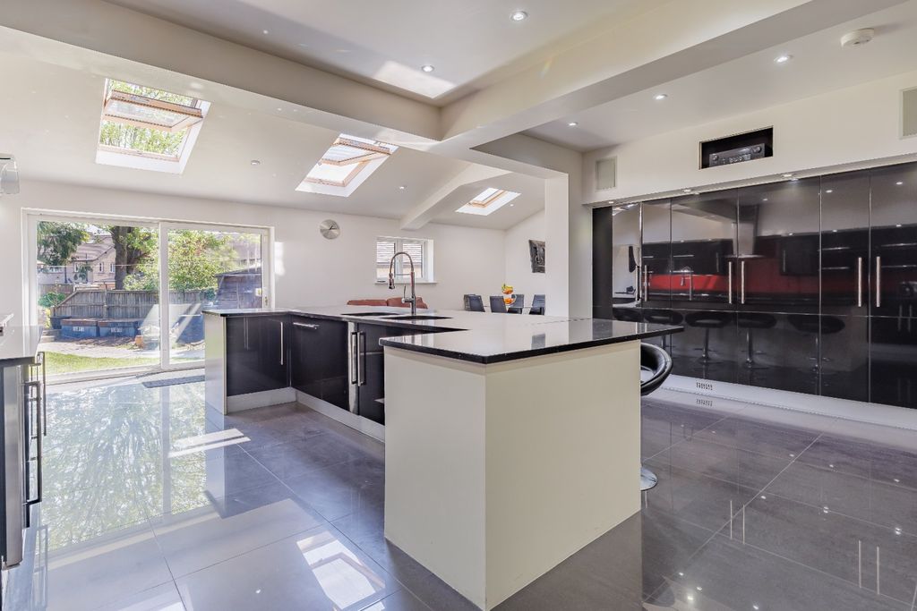 Property photo 2 of 41 5056151